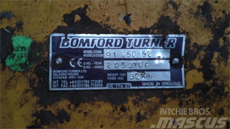 Bomford TRI-WING 6000 芝刈り機