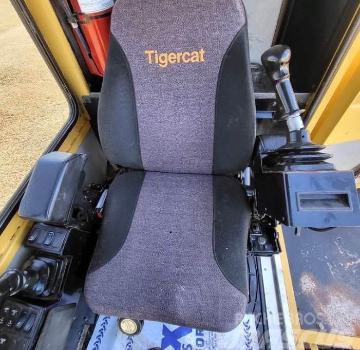 Tigercat 234B ナックルブームローダー