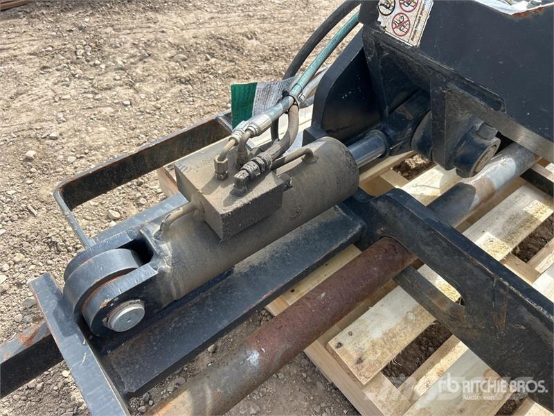JLG 10,000 lb Articulating Fork Mast アタッチメント・部品、その他